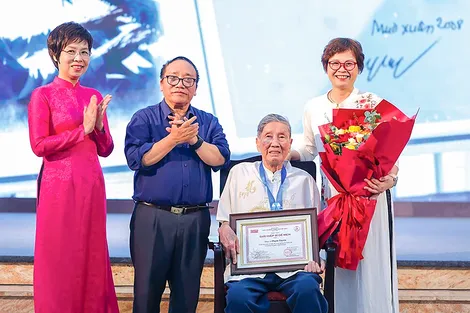 Khởi động Giải thưởng thiếu nhi Dế Mèn