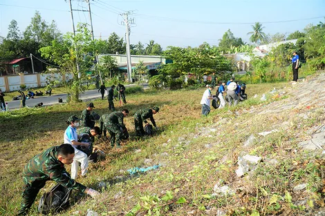 Trên 200 cán bộ, chiến sĩ và đoàn viên, sinh viên tham gia “Ngày Chủ nhật xanh” năm 2026