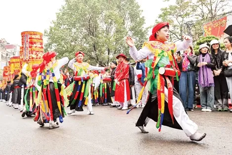 Bài 1: Khơi nguồn cho nghệ thuật truyền thống