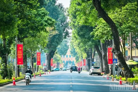 Thời tiết ngày 3/4: Bắc Bộ ngày nắng, nhiều nơi có mưa dông; Trung Bộ và Nam Bộ nắng nóng