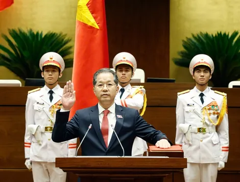 Thông qua Nghị quyết bầu Chánh án Tòa án nhân dân tối cao khoá XVI