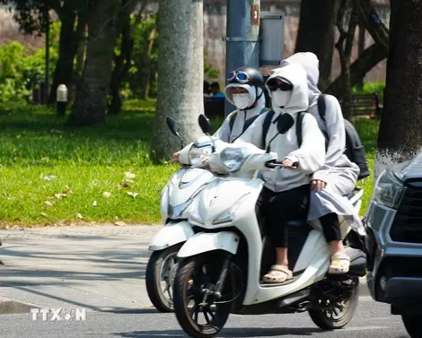 Thời tiết ngày 9/4: Nắng nóng bao phủ cả ba miền, có nơi trên 40 độ C