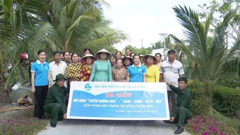 Ra mắt “Tuyến đường hoa - sáng - xanh - sạch - đẹp”