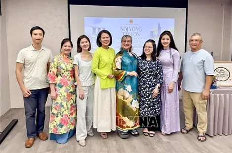 Tôn vinh tiếng Việt: Viết tiếp câu chuyện nguồn cội giữa lòng đảo quốc Sư tử