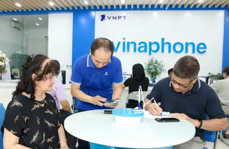 Nhà mạng dốc toàn lực hỗ trợ người dân xác thực thông tin thuê bao