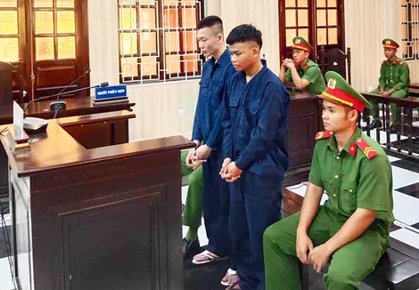 Tổ chức sử dụng trái phép chất ma túy, 2 bị cáo lãnh án 15 năm tù