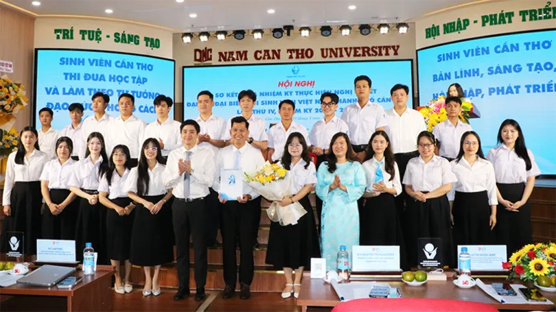 Đẩy mạnh phong trào “Sinh viên 5 tốt”, tạo môi trường để sinh viên học tập và rèn luyện