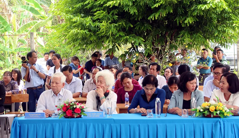 Tiếp nhận Quỹ Khuyến học Dương Kỳ Hiệp, tiếp sức học sinh nghèo