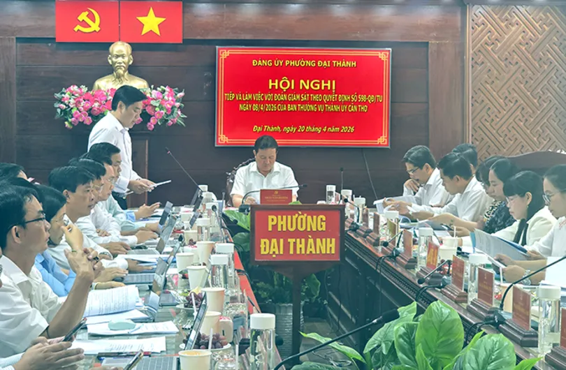 Ông Trần Văn Huyến cùng đoàn giám sát làm việc tại phường Đại Thành