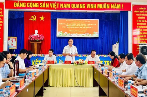 Đoàn Giám sát của Ban Thường vụ Thành ủy làm việc tại xã Vĩnh Lợi