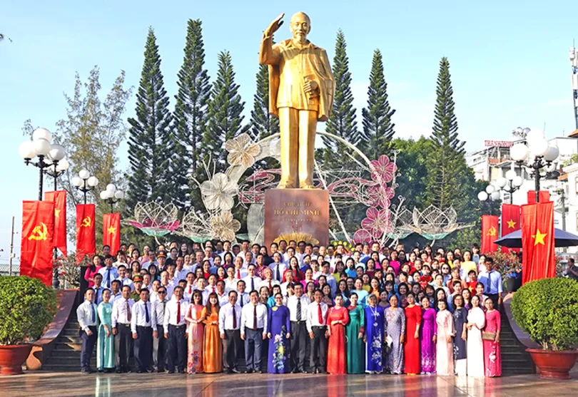Nhiều hoạt động kỷ niệm 51 năm Ngày Giải phóng miền Nam, thống nhất đất nước