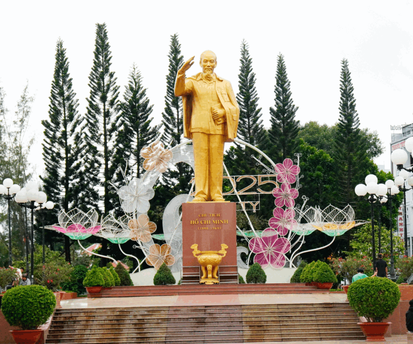 សង្កេត​មក​រយៈ​ពេល ៥១ ឆ្នាំ -ពី "ខេត្ត​ហូវ​យ៉ាង​ធំ" មក​ជា​ទី​ក្រុង​កឹង​ធើ​នា​ពេល​បច្ចុប្បន្ន