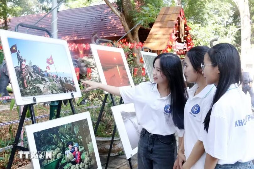 Vietnam, RoK photo exhibition highlights cultural connections