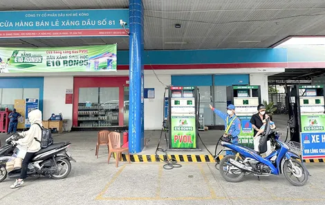 Thị trường xăng dầu Cần Thơ vận hành ổn định trong ngày đầu bán xăng E10