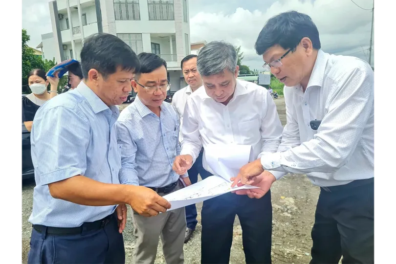 Tìm giải pháp tháo gỡ khó khăn, nâng cao hiệu quả thu gom, vận chuyển, xử lý rác thải đô thị