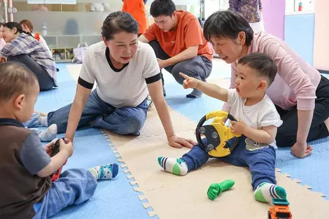 Trung Quốc tăng ngân sách trợ cấp nuôi dạy con cái