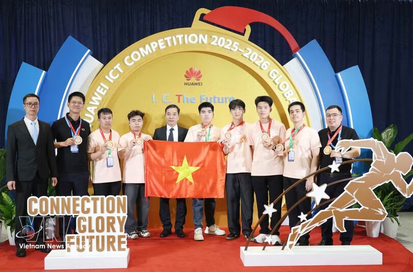 Vietnamese students shine at Huawei ICT Competition
