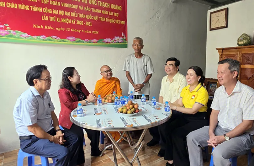 Bàn giao nhà Đại đoàn kết cho hộ dân tộc Khmer