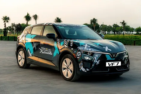 Không cần trả trước, không lo tiền sạc 3 năm: VinFast VF 7 “mở cửa” tiếp cận SUV “lái bốc, nhiều công nghệ” cho người Việt