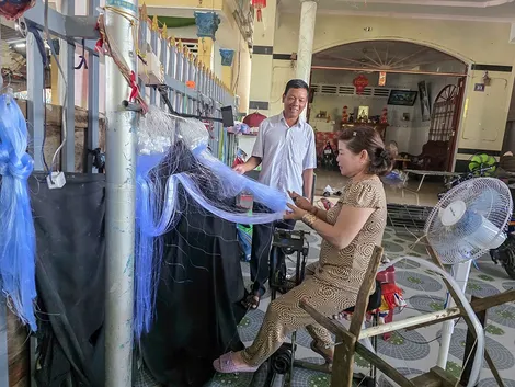រៀន​សូត្រ​តាម​អ៊ំ និយាយ​ទន្ទឹម​នឹង​ធ្វើ​