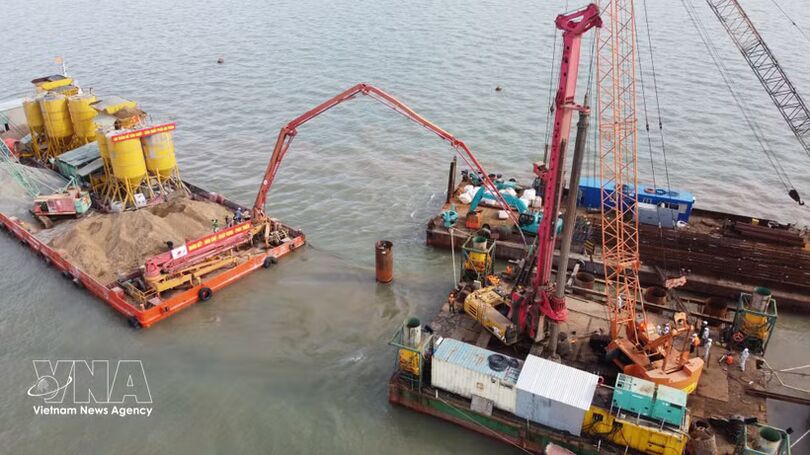 Hon Khoai transport project gathers pace despite rainy season challenges