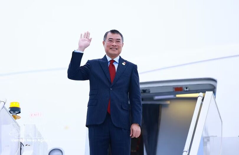 Prime Minister returns to Hanoi, concluding successful working trip to Russia