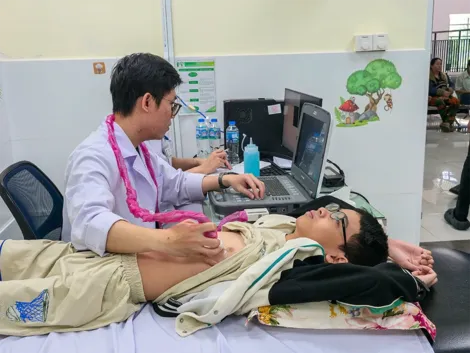 Gần 200 trẻ em được khám sàng lọc bệnh tim bẩm sinh miễn phí