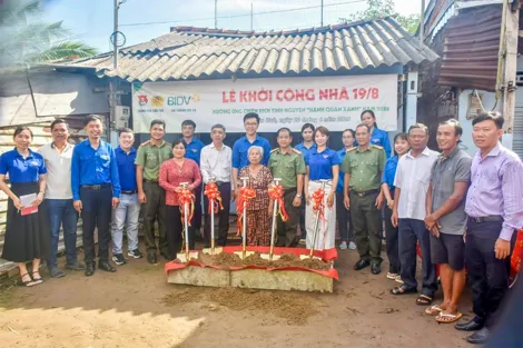 Khởi công Nhà 19-8 cho hộ nghèo tại xã Thuận Hòa