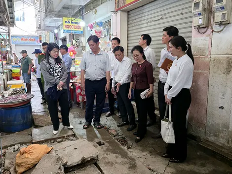 Đoàn đại biểu Quốc hội TP Cần Thơ khảo sát công tác bảo vệ môi trường tại phường Phú Lợi