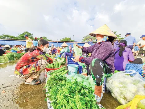 Hoạt động thương mại, dịch vụ diễn ra sôi động, sức mua phục hồi tích cực