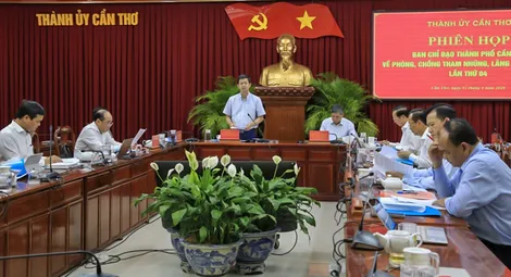 Kiên quyết phòng, chống tham nhũng, tiêu cực từ bên ngoài đến nội bộ