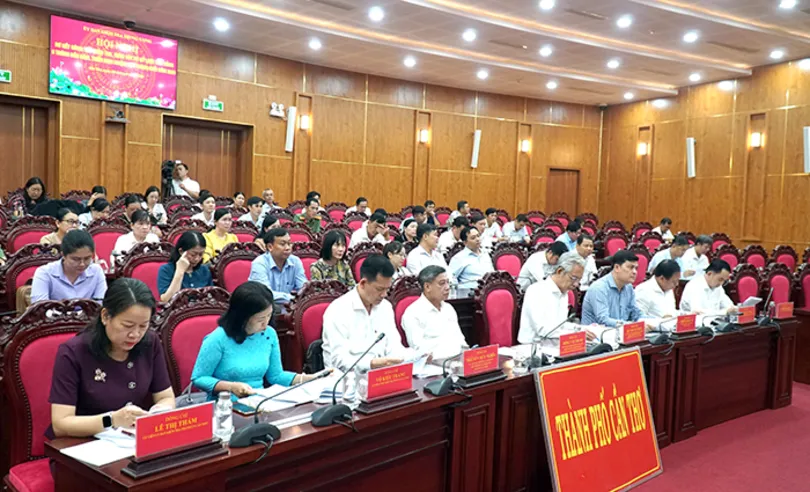 Kiểm tra, giám sát, xử lý có hiệu quả các nhiệm vụ trọng tâm, vấn đề nhạy cảm và bức xúc tại địa phương, đơn vị