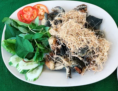 Thưởng thức món “ếch chui rơm”ở Cần Thơ
