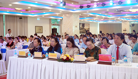 ផ្តល់​អា​ហា​រូប​ករណ៍​ ៣១០ ចំ​ណែក​ "ការ​រៀន​សូ​ត្រ​គ្មាន​ទី​បញ្ចប់​"