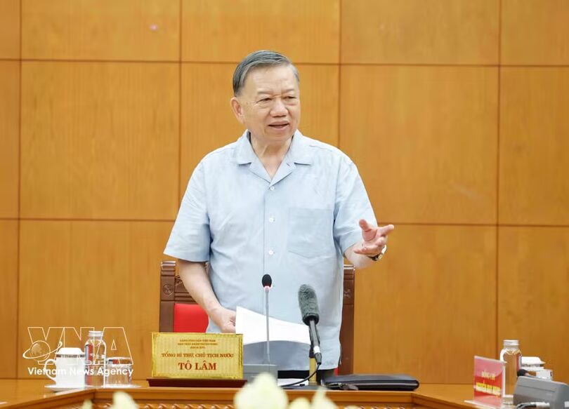 Top leader requests building of stronger maritime industry to support national development