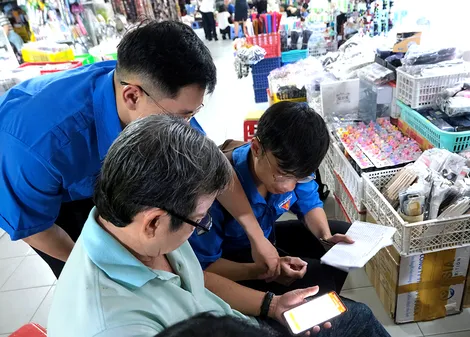 Đồng hành cùng hộ kinh doanh chuyển đổi kê khai thuế