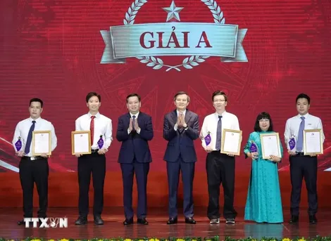 Trao giải cuộc thi "Bảo vệ nền tảng tư tưởng của Đảng trong kỷ nguyên mới"