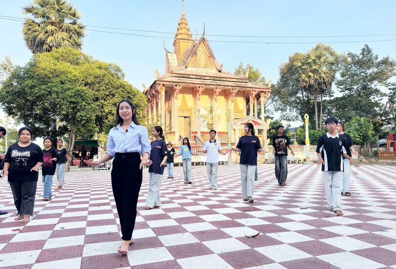 បណ្ដុះ​ពន្លក​វប្ប​ធម៌​ខ្មែរ​ពី​ទឹក​ចិត្ត​ស្រ​ឡាញ់​ស្រុក​កំ​ណើត​