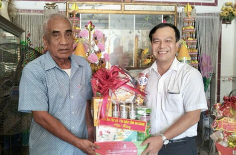 គោលន​យោ​បាយ​គិត​គូរ​សម្រាប់​អ្នក​មាន​ប្រិយ​ភាព ធ្វើ​ឱ្យ​សាយ​ភាយ​ក្នុង​សហ​គមន​