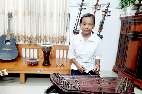 បី​រដូវ​វិស្សម​កាល​តាម​រៀន​ឧប​ករណ៍​ឃឹម​