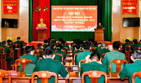 កង​ទ័ព​ការ​ពារ​ព្រំ​ដែន​ទី​ក្រុង​កឹង​ធើ ជួប​ជុំ​គ្រួ​សារ​សាច់​ញាតិ​យុទ្ធ​ជន​ពលី​ យុទ្ធ​ជន​ពិ​ការ​ យុទ្ធ​ជន​ជំងឺ​ ក្នុង​ឱ​កាស​ខួប​អនុ​ស្សាវ​រី​យ៍៧៩ឆ្នាំ​ ទិវា​យុទ្ធ​ជន​ពិ​ការ​-ពលី
