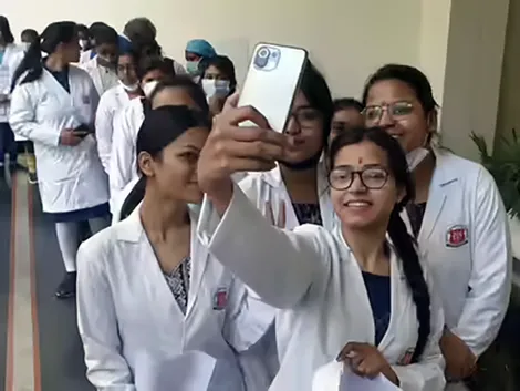 Ấn Độ cải cách tận gốc kỳ thi y khoa
