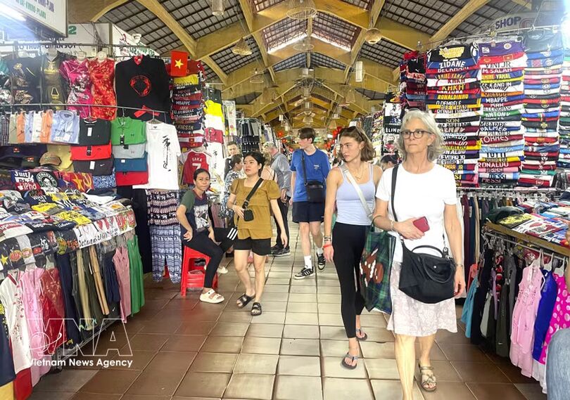 Vietnam welcomes nearly 13.9 million foreign visitors in seven months