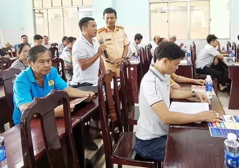 Đẩy mạnh tuyên truyền an toàn giao thông từ cơ sở