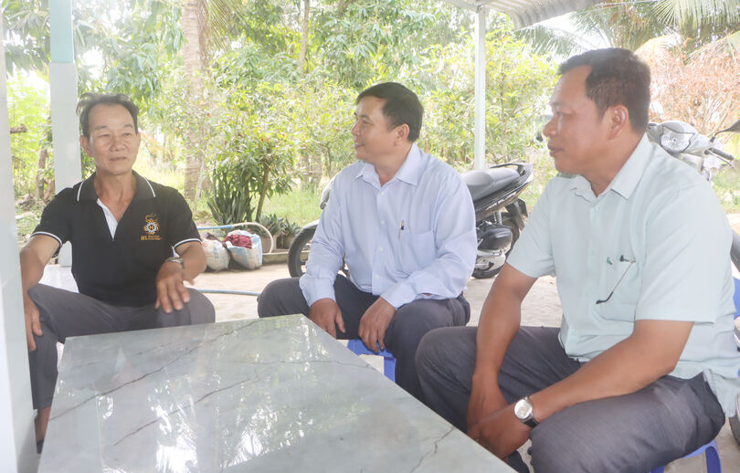 ប្រ​ធាន​មណ្ឌល​អស់​ពី​ចិត្ត​ដើម្បី​ប្រ​ជា​ជន​