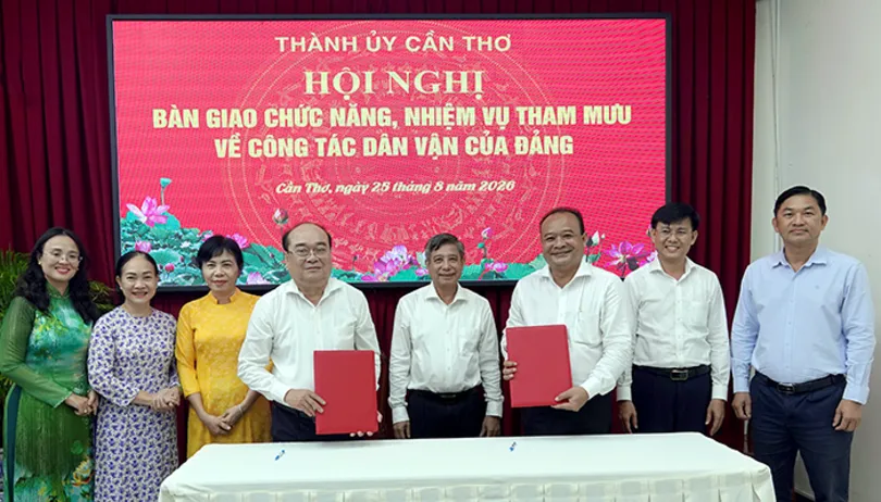 Bàn giao chức năng, nhiệm vụ tham mưu công tác dân vận về Đảng ủy MTTQVN, các đoàn thể thành phố
