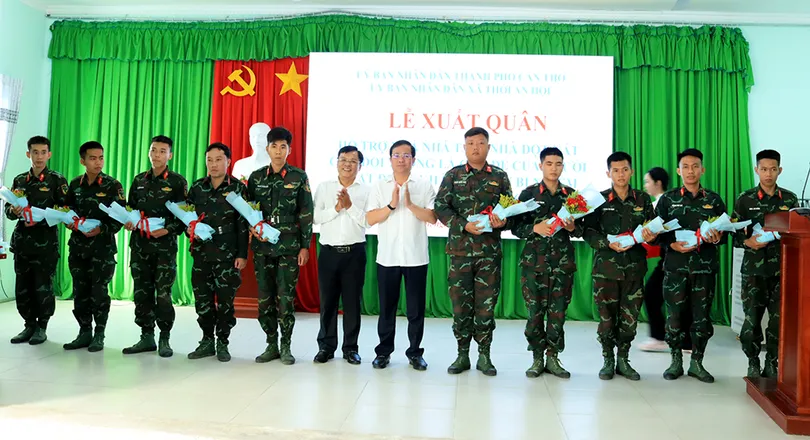 Ra quân hỗ trợ xóa nhà tạm, nhà dột nát tại xã Thới An Hội