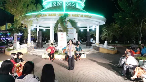 Tạm dừng hoạt động Phố đi bộ Ninh Kiều tối 12-9 và 13-9 do triều cường