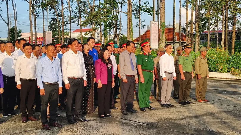 Tổ chức  lấy mẫu hài cốt liệt sĩ chưa xác định được thông tin tại Nghĩa trang Liệt sĩ Sóc Trăng