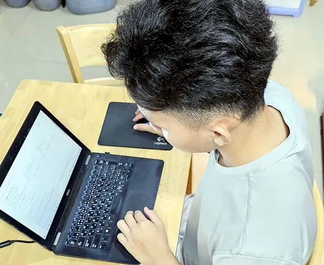 Cùng con vượt qua cú sốc bị lừa đảo